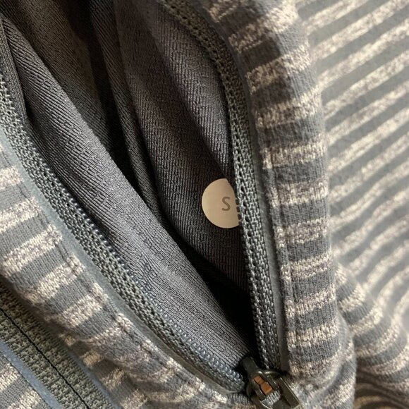 Lululemon Mens Pullover Small Gray Striped 1/4 Zip Lightweight Performance Soft - Picture 4 of 9